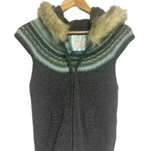 Vintage 90's Old Navy Lambswool Blend Knit Fur Trim Hood Cap Sleeve Seater Vest